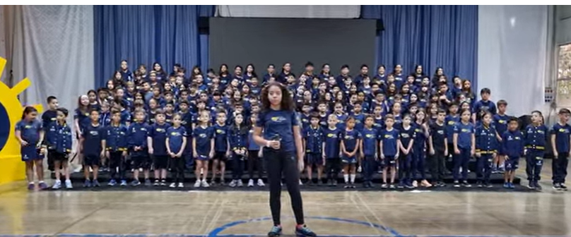 Alunos dos 2º aos 5º anos prepararam uma linda e emocionante homenagem